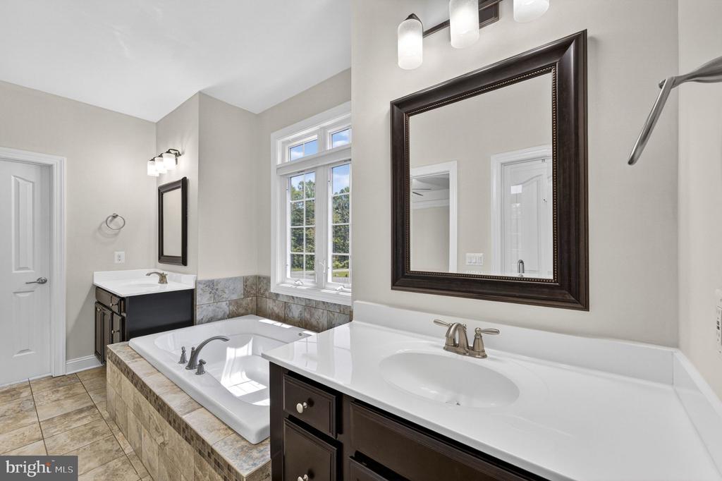 7550 FRYTOWN RD, WARRENTON, Virginia 20187, 4 Bedrooms Bedrooms, ,3 BathroomsBathrooms,Residential,7550 FRYTOWN RD,VAFQ2022002 MLS # VAFQ2022002
