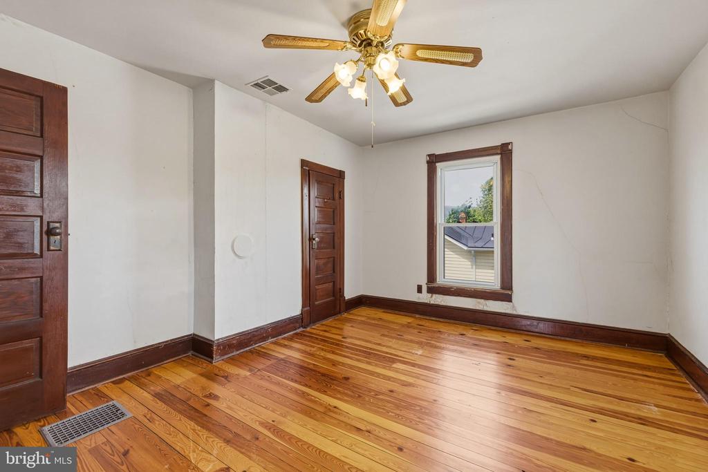 606 S FIRST ST, SHENANDOAH, Virginia 22849, 4 Bedrooms Bedrooms, ,1 BathroomBathrooms,Residential,606 S FIRST ST,VAPA2006384 MLS # VAPA2006384