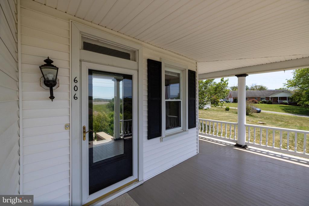 606 S FIRST ST, SHENANDOAH, Virginia 22849, 4 Bedrooms Bedrooms, ,1 BathroomBathrooms,Residential,606 S FIRST ST,VAPA2006384 MLS # VAPA2006384