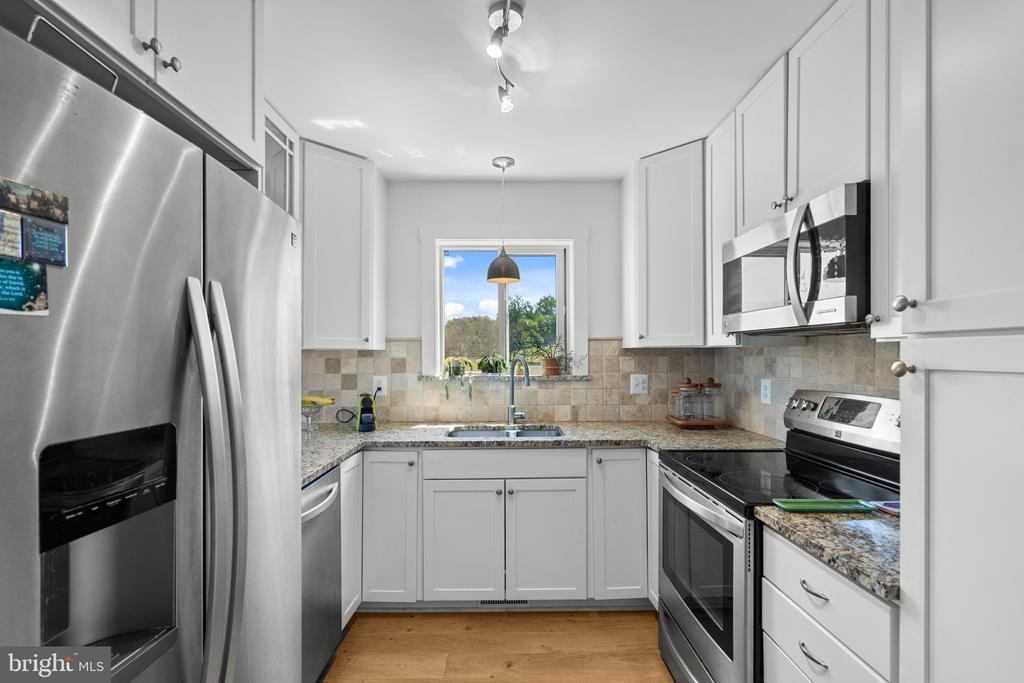 23 WHITE HORSE HILL LN, AMISSVILLE, Virginia 20106, 2 Bedrooms Bedrooms, ,2 BathroomsBathrooms,Residential,23 WHITE HORSE HILL LN,VARP2002650 MLS # VARP2002650 23 WHITE HORSE HILL LN, AMISSVILLE, Virginia 20106, 2 Bedrooms Bedrooms, ,2 BathroomsBathrooms,Residential,23 WHITE HORSE HILL LN,VARP2002650 MLS # VARP2002650