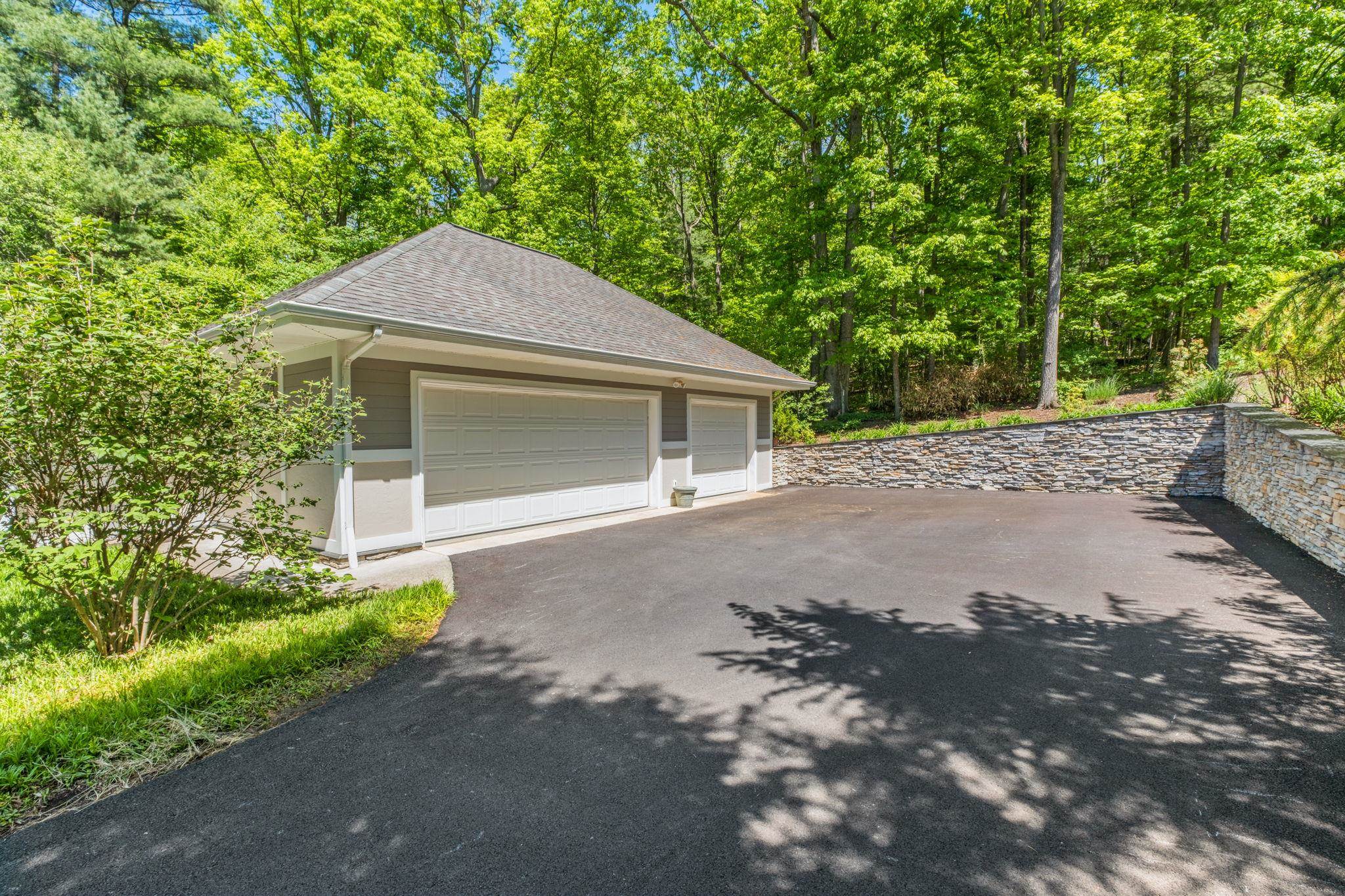 3340 BAYBROOK DR, ROCKINGHAM, Virginia 22801, 4 Bedrooms Bedrooms, ,3 BathroomsBathrooms,Residential,Beck,3340 BAYBROOK DR,676870 MLS # 676870