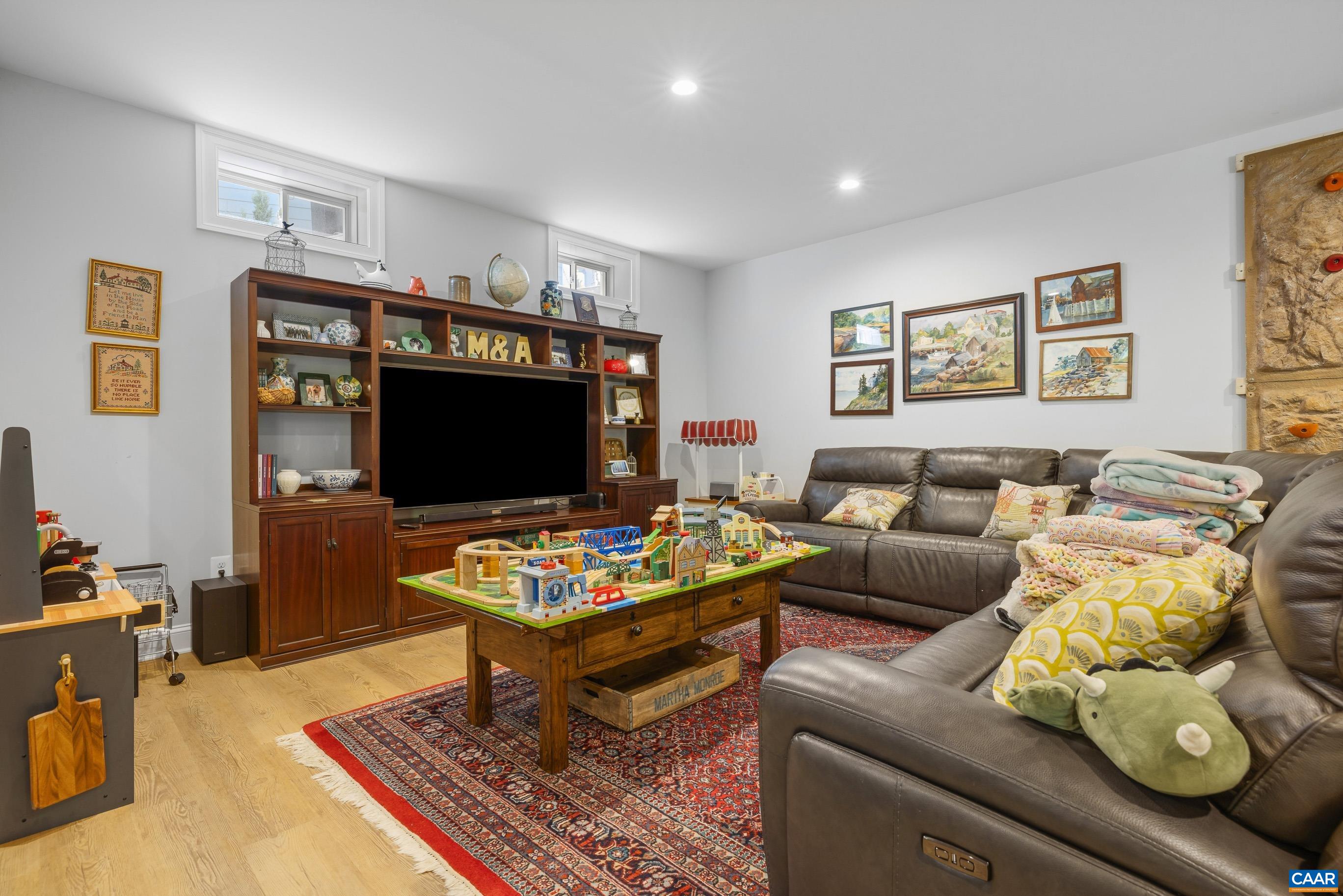 564 BELLUNO LN, CHARLOTTESVILLE, Virginia 22911, 6 Bedrooms Bedrooms, ,5 BathroomsBathrooms,Residential,564 BELLUNO LN,676970 MLS # 676970