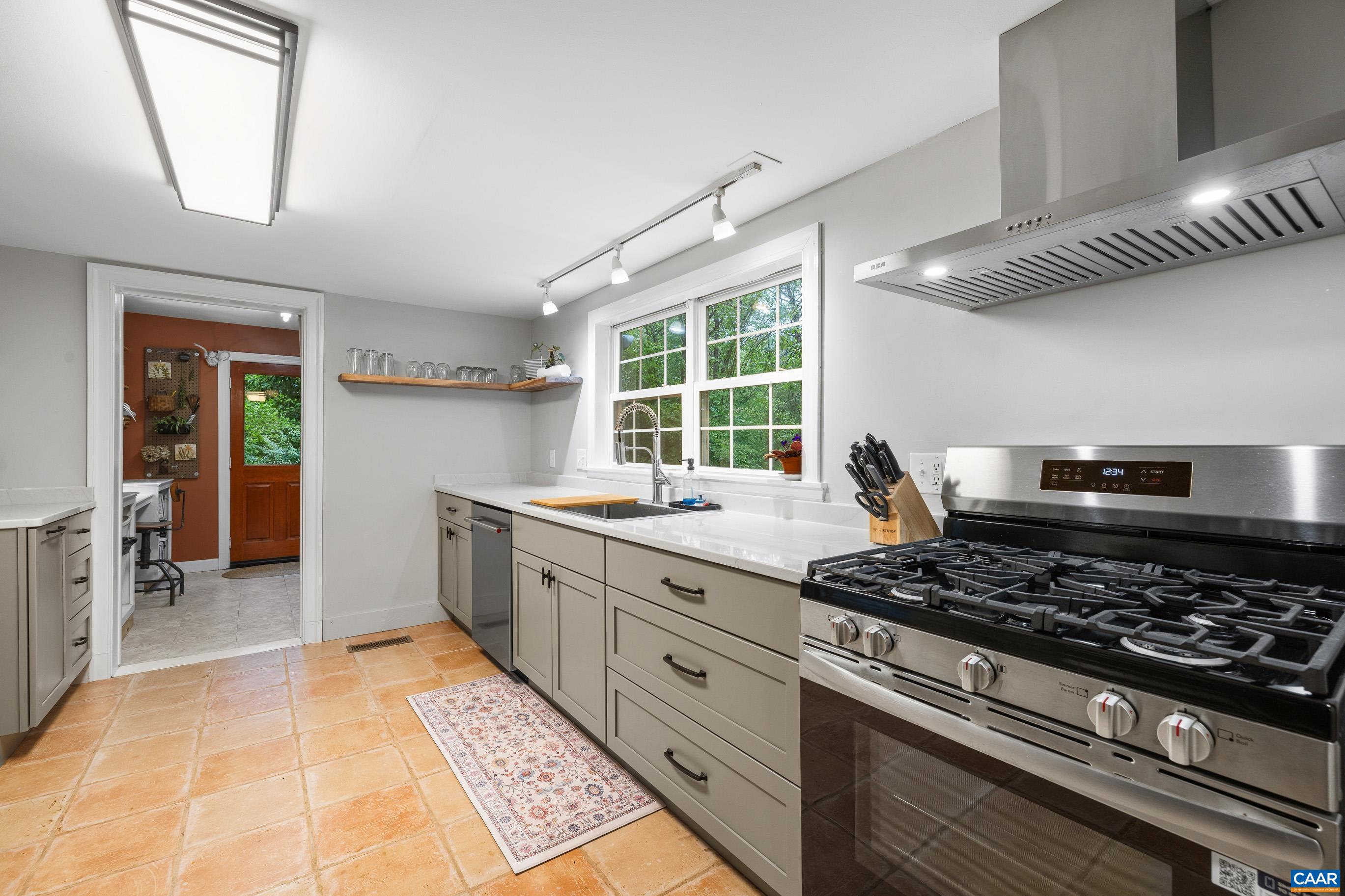 826 BEAGLE GAP RD, CROZET, Virginia 22932, 3 Bedrooms Bedrooms, ,1 BathroomBathrooms,Residential,826 BEAGLE GAP RD,677019 MLS # 677019