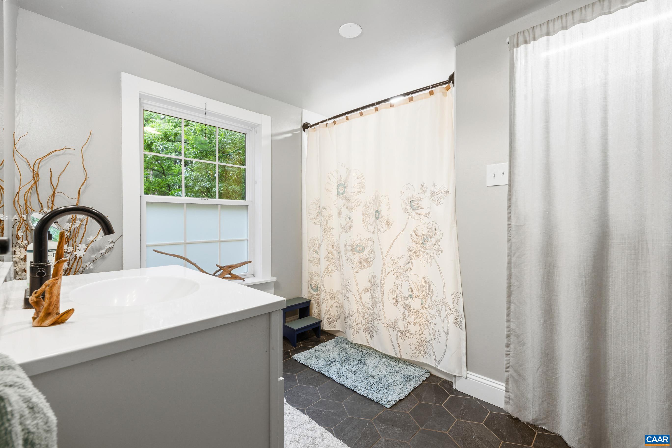 826 BEAGLE GAP RD, CROZET, Virginia 22932, 3 Bedrooms Bedrooms, ,1 BathroomBathrooms,Residential,826 BEAGLE GAP RD,677019 MLS # 677019