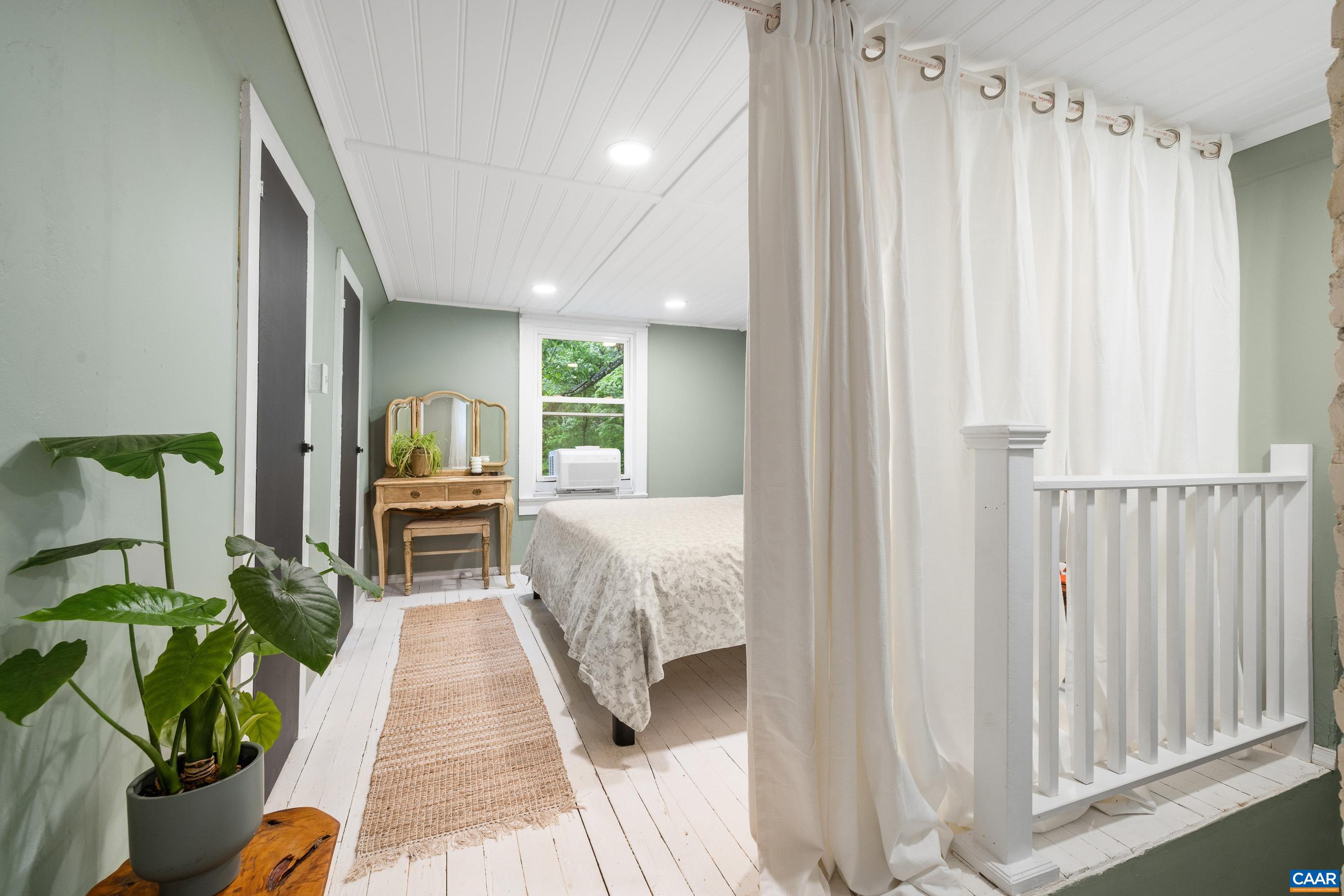826 BEAGLE GAP RD, CROZET, Virginia 22932, 3 Bedrooms Bedrooms, ,1 BathroomBathrooms,Residential,826 BEAGLE GAP RD,677019 MLS # 677019