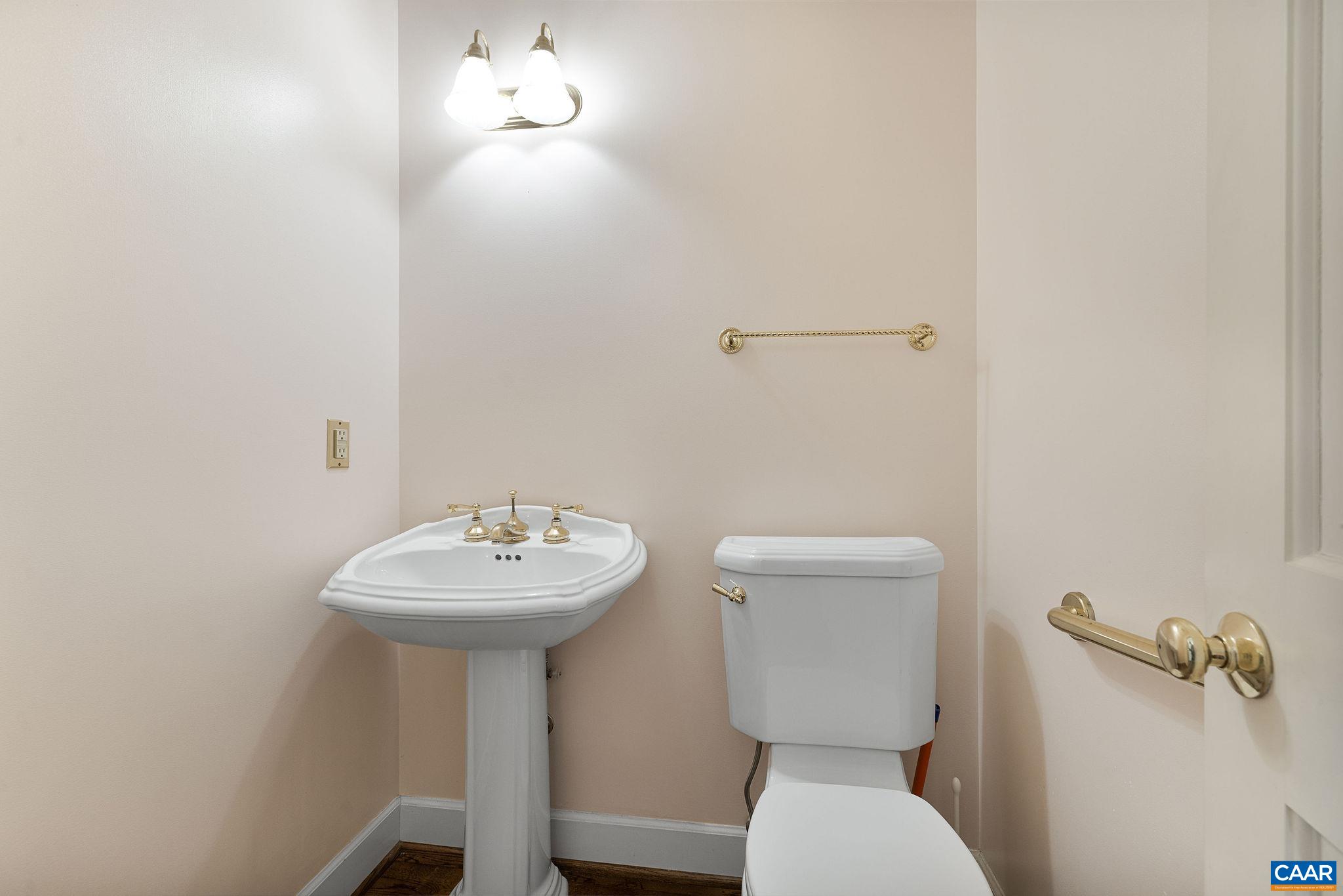 555 DRYDEN PL, CHARLOTTESVILLE, Virginia 22903, 4 Bedrooms Bedrooms, ,3 BathroomsBathrooms,Residential,555 DRYDEN PL,677043 MLS # 677043