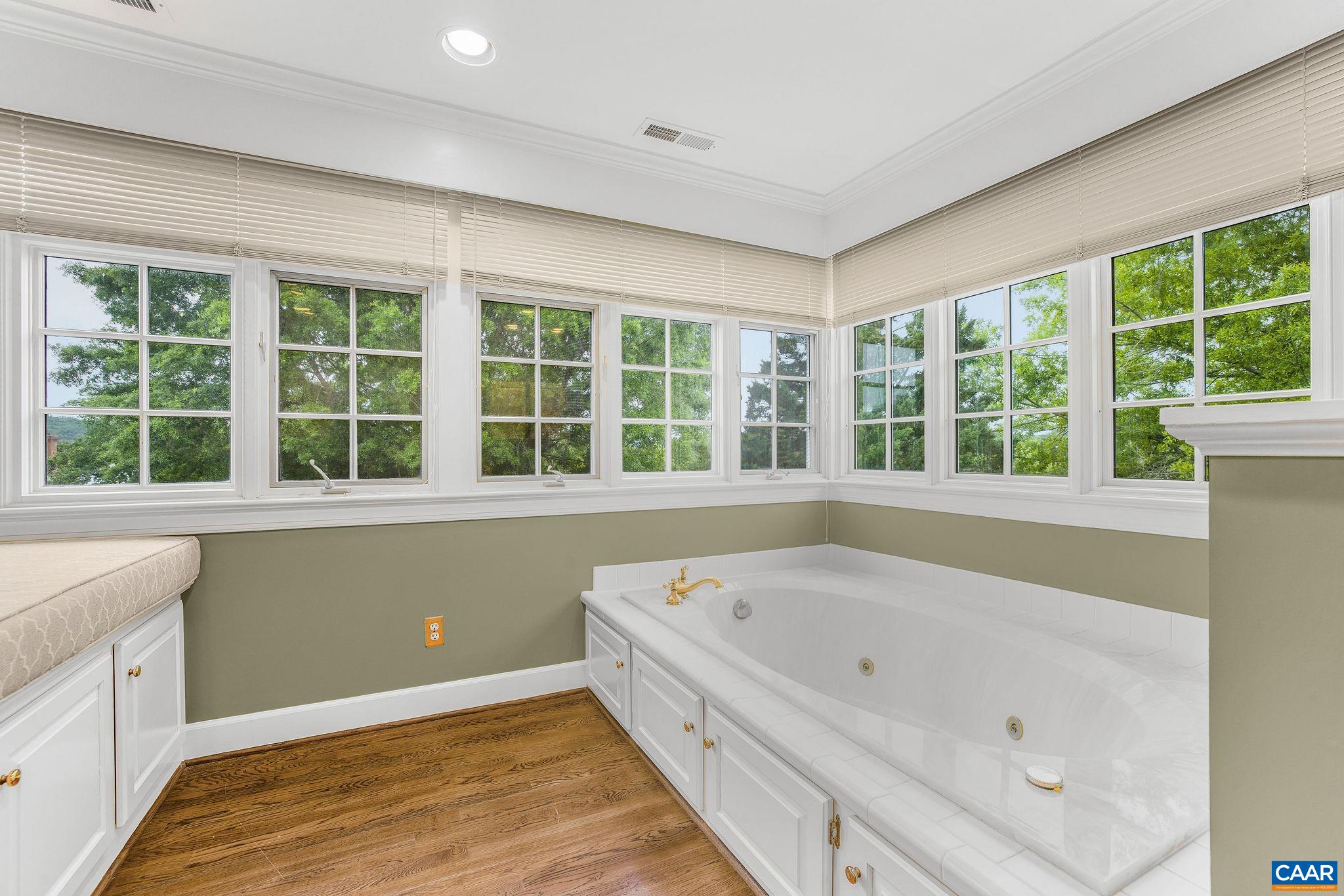 555 DRYDEN PL, CHARLOTTESVILLE, Virginia 22903, 4 Bedrooms Bedrooms, ,3 BathroomsBathrooms,Residential,555 DRYDEN PL,677043 MLS # 677043
