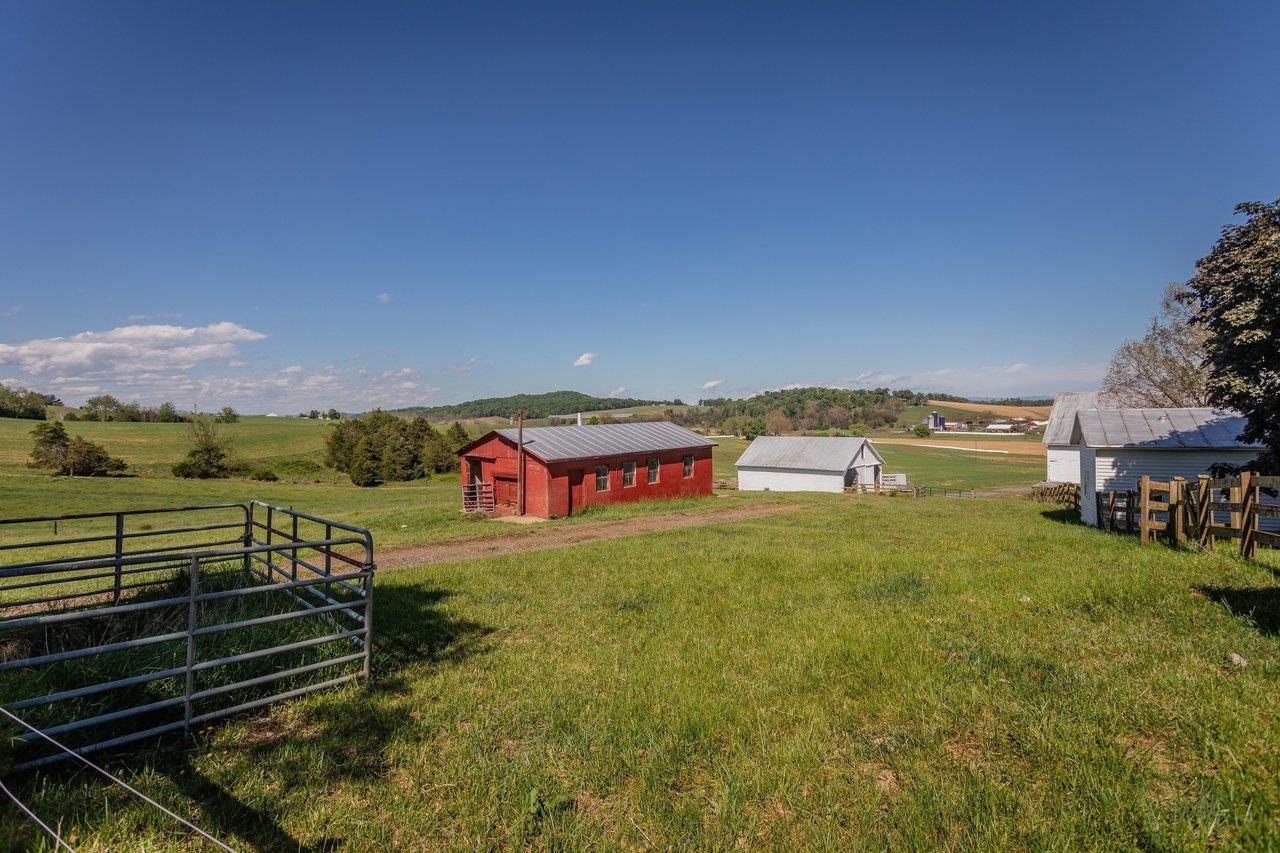 1586 MOSSY CREEK RD, BRIDGEWATER, Virginia 22812, 4 Bedrooms Bedrooms, ,4 BathroomsBathrooms,Residential,1586 MOSSY CREEK RD,677094 MLS # 677094