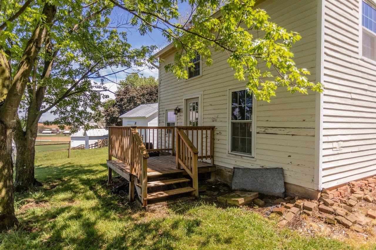The cottage has a little back deck landing for sitting or privacy.