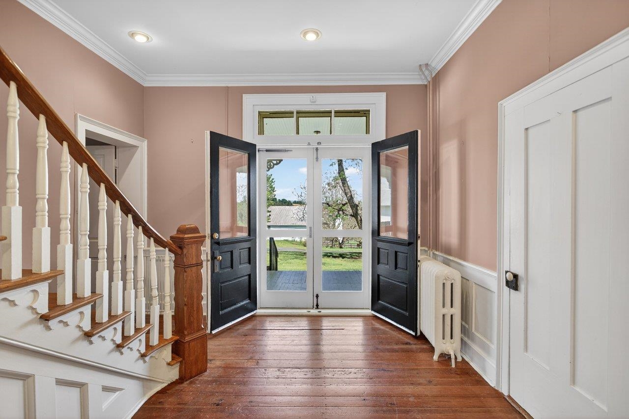 Beautiful and bright, double door entry.