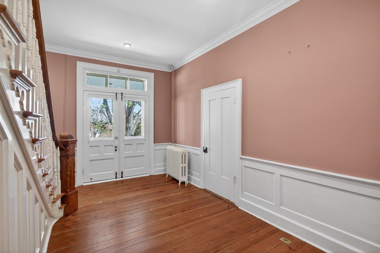 Spacious to accommodate a stately entrance!