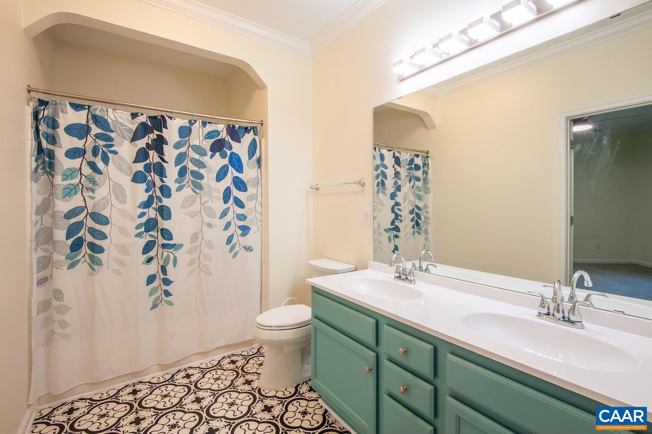 270 RIVERBEND DR, CHARLOTTESVILLE, Virginia 22911, 1 Bedroom Bedrooms, ,1 BathroomBathrooms,Residential,270 RIVERBEND DR,677102 MLS # 677102
