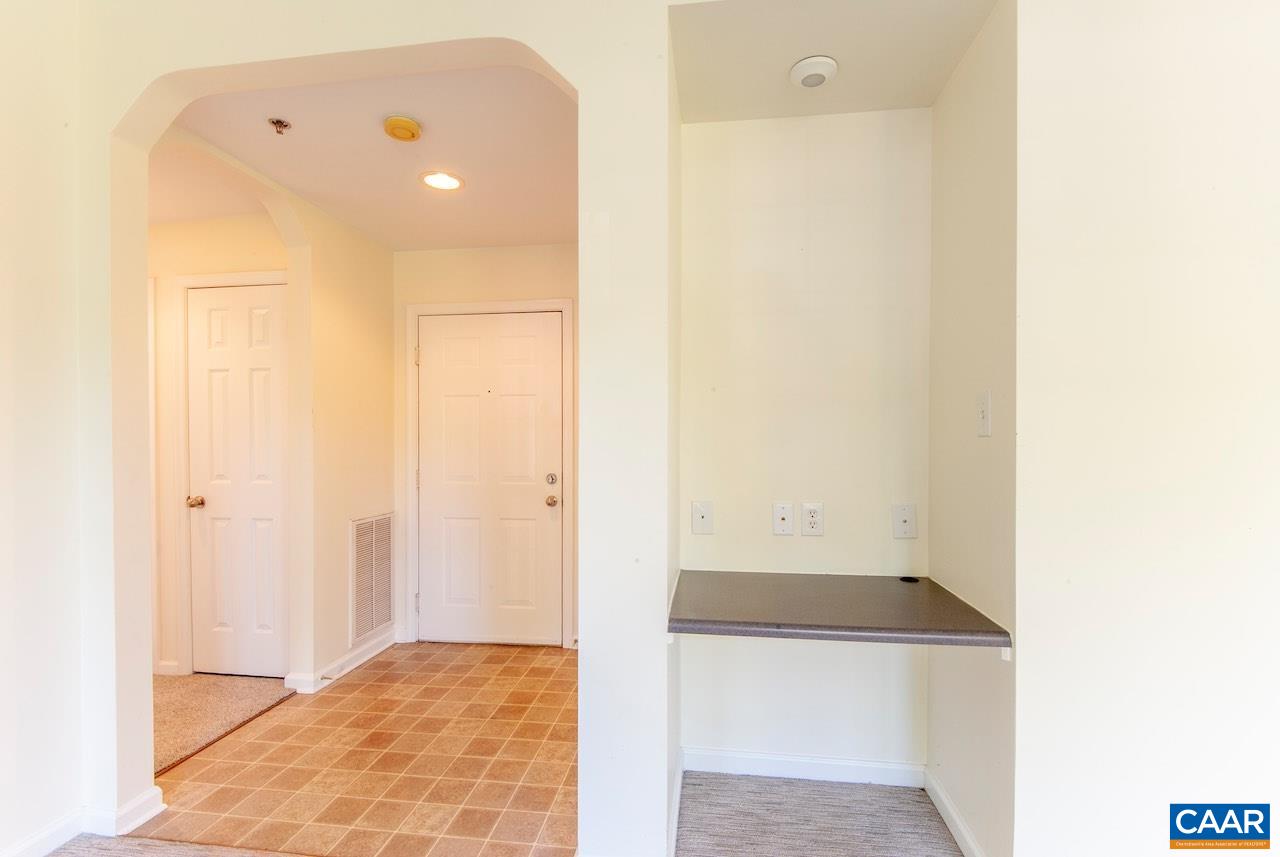 270 RIVERBEND DR, CHARLOTTESVILLE, Virginia 22911, 1 Bedroom Bedrooms, ,1 BathroomBathrooms,Residential,270 RIVERBEND DR,677102 MLS # 677102