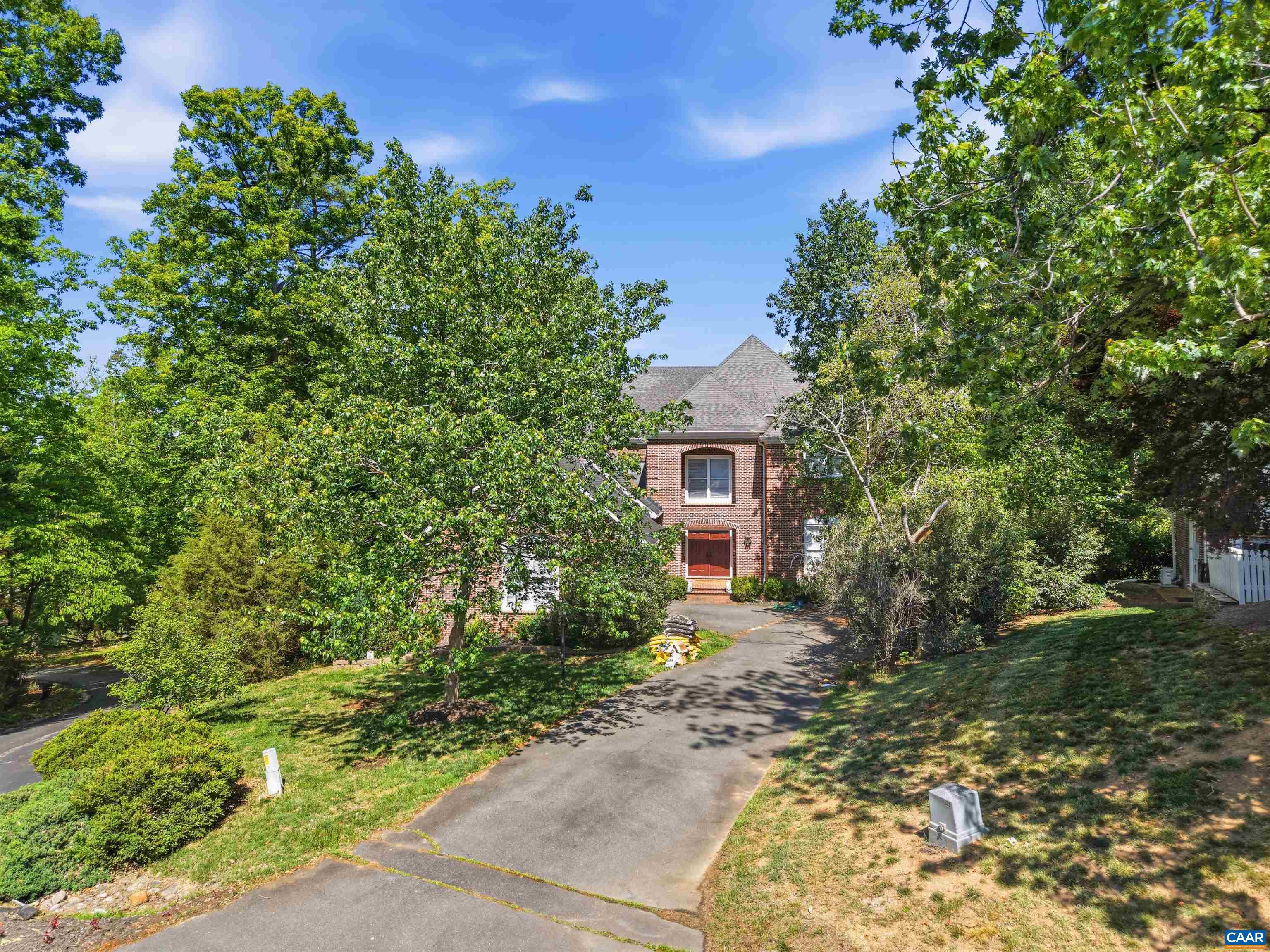 3182 WALLINGFORD LN, KESWICK, Virginia 22947, 4 Bedrooms Bedrooms, ,3 BathroomsBathrooms,Residential,Elegant and Serene,3182 WALLINGFORD LN,677111 MLS # 677111