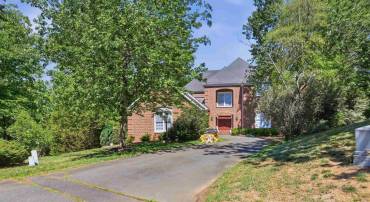 3182 WALLINGFORD LN, KESWICK, Virginia 22947, 4 Bedrooms Bedrooms, ,3 BathroomsBathrooms,Residential,Elegant and Serene,3182 WALLINGFORD LN,677111 MLS # 677111
