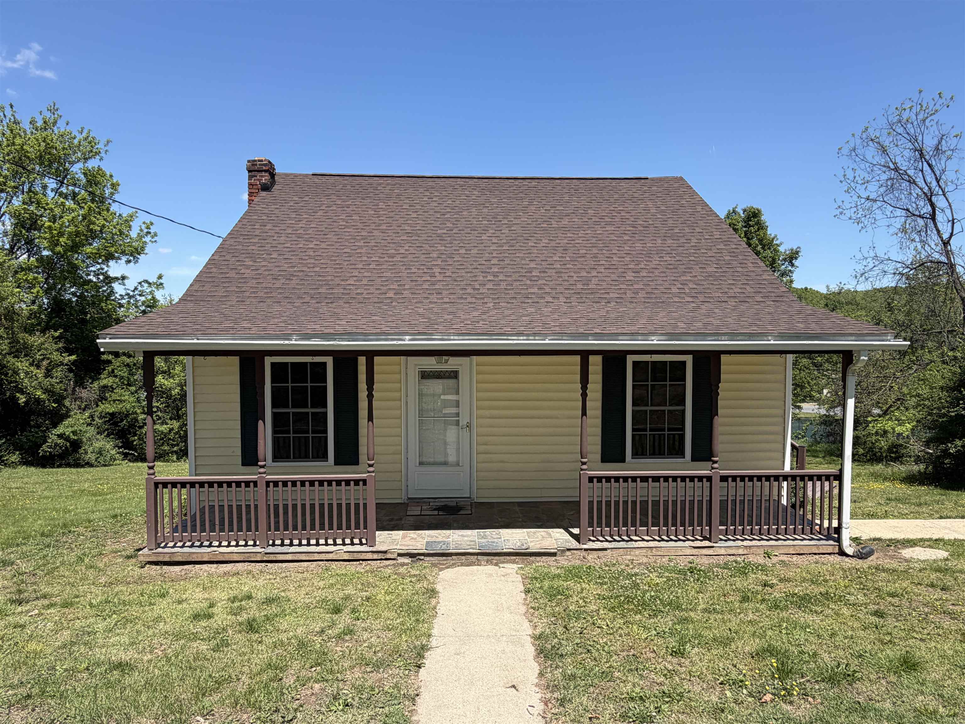 845 3RD ST, WAYNESBORO, Virginia 22980, 4 Bedrooms Bedrooms, ,1 BathroomBathrooms,Residential,845 3RD ST,677115 MLS # 677115