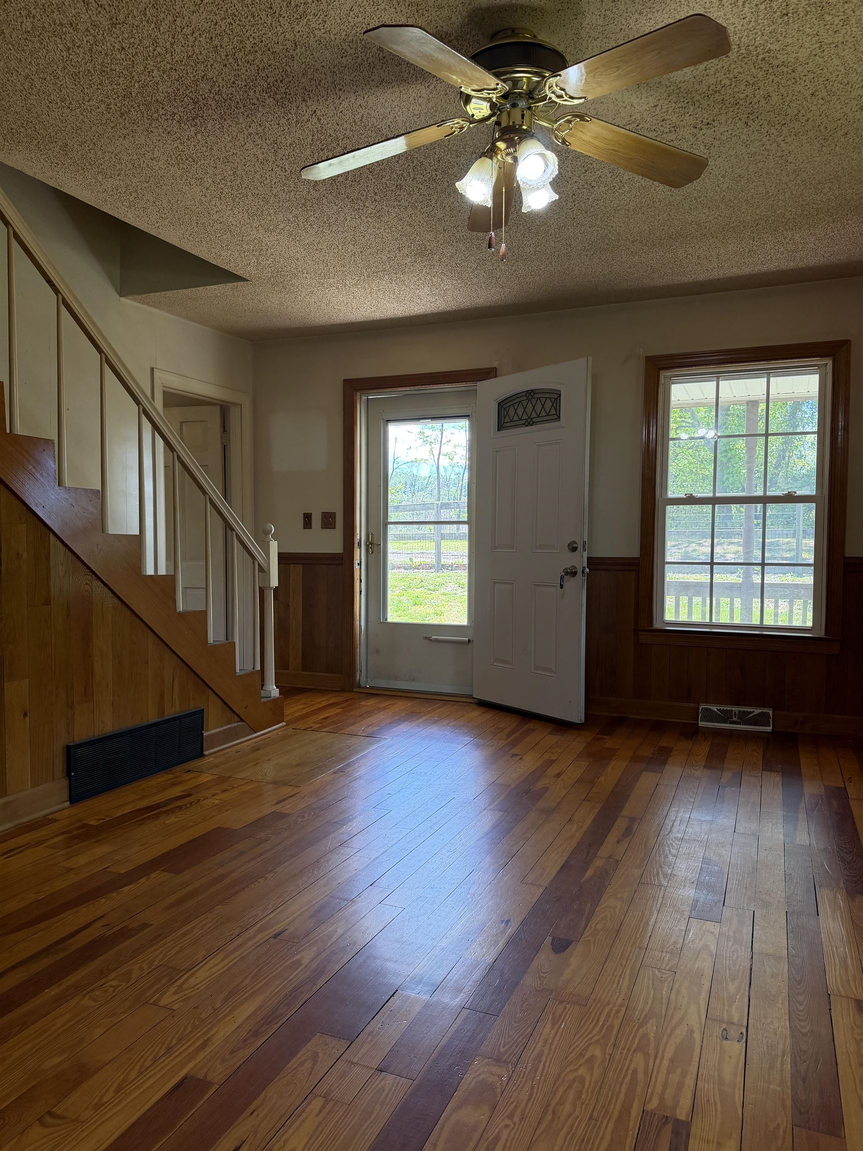 845 3RD ST, WAYNESBORO, Virginia 22980, 4 Bedrooms Bedrooms, ,1 BathroomBathrooms,Residential,845 3RD ST,677115 MLS # 677115