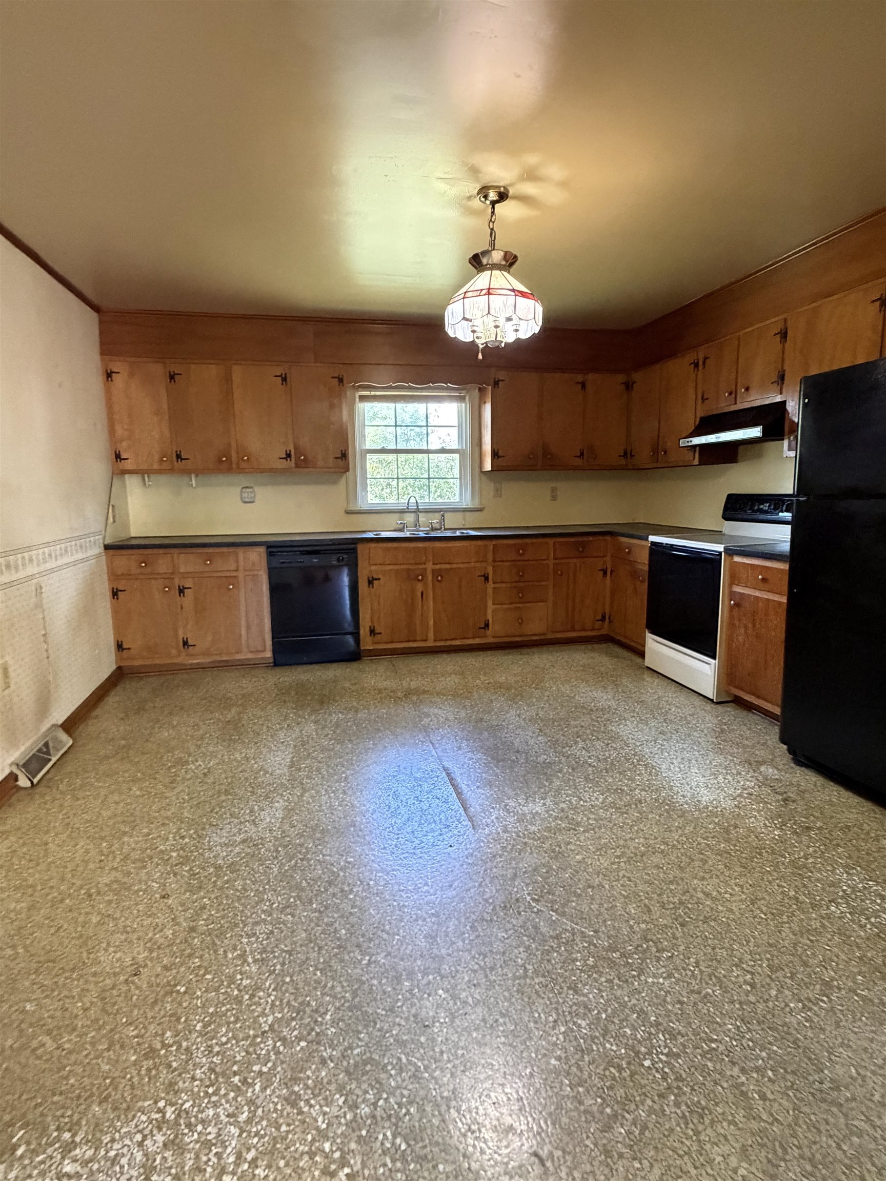 845 3RD ST, WAYNESBORO, Virginia 22980, 4 Bedrooms Bedrooms, ,1 BathroomBathrooms,Residential,845 3RD ST,677115 MLS # 677115