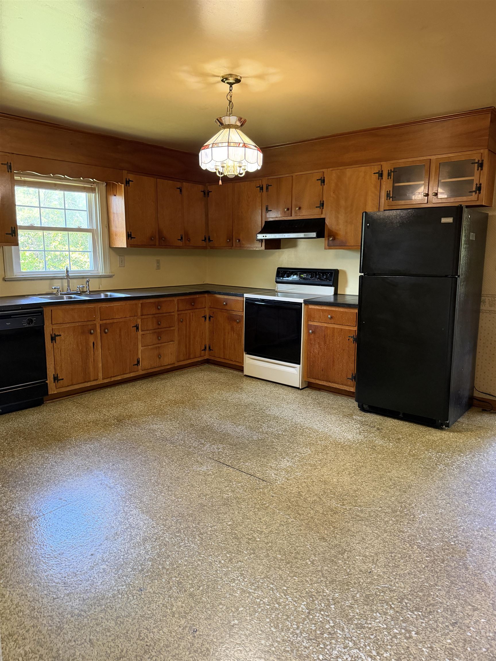 845 3RD ST, WAYNESBORO, Virginia 22980, 4 Bedrooms Bedrooms, ,1 BathroomBathrooms,Residential,845 3RD ST,677115 MLS # 677115