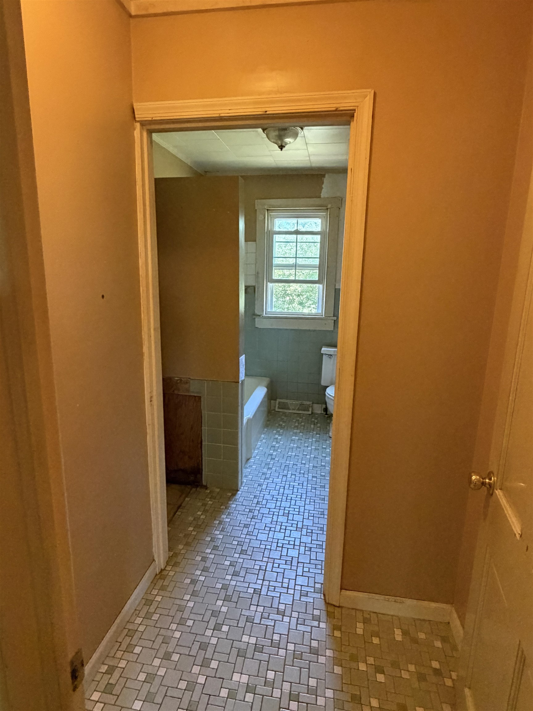 845 3RD ST, WAYNESBORO, Virginia 22980, 4 Bedrooms Bedrooms, ,1 BathroomBathrooms,Residential,845 3RD ST,677115 MLS # 677115