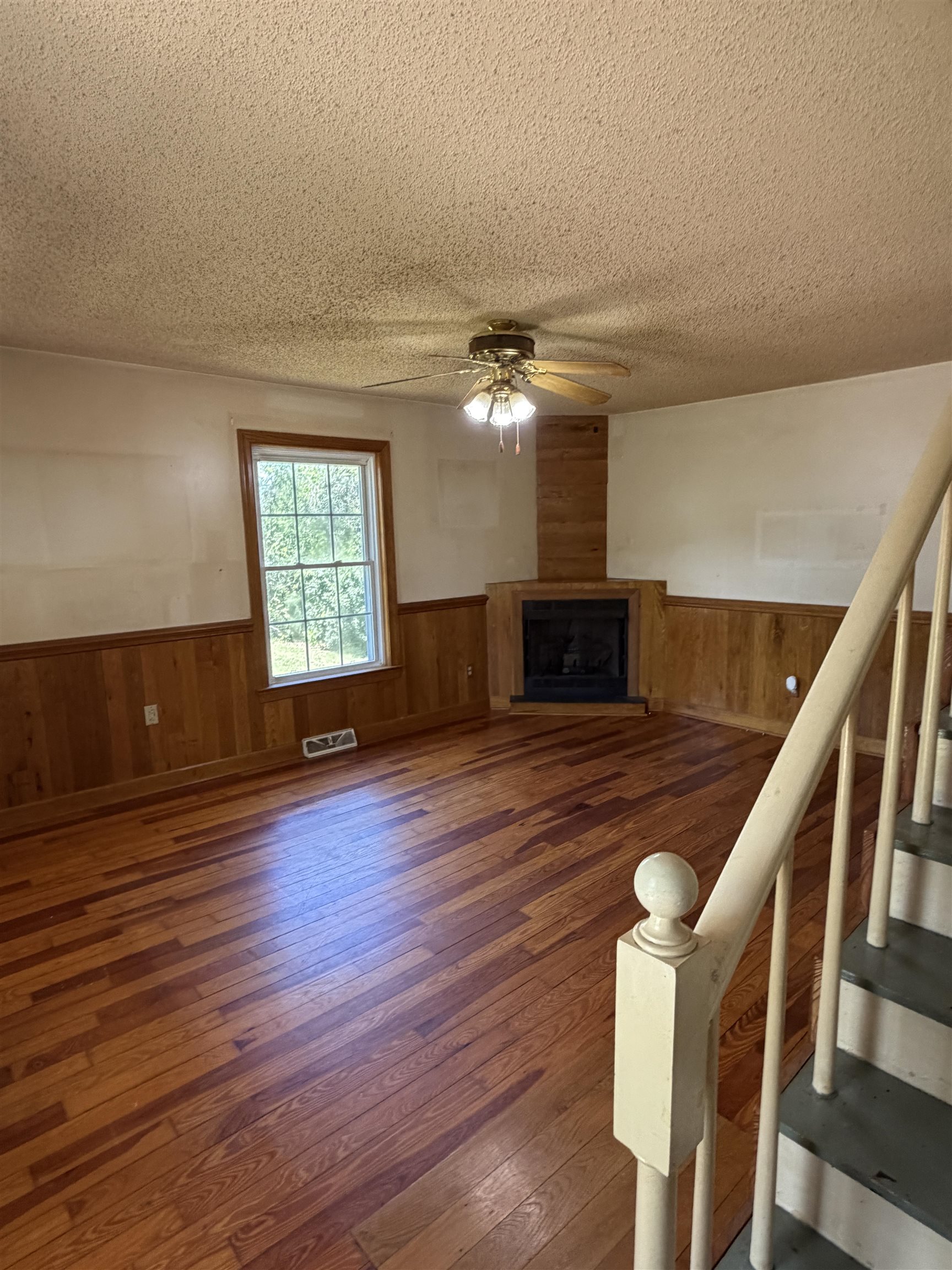 845 3RD ST, WAYNESBORO, Virginia 22980, 4 Bedrooms Bedrooms, ,1 BathroomBathrooms,Residential,845 3RD ST,677115 MLS # 677115