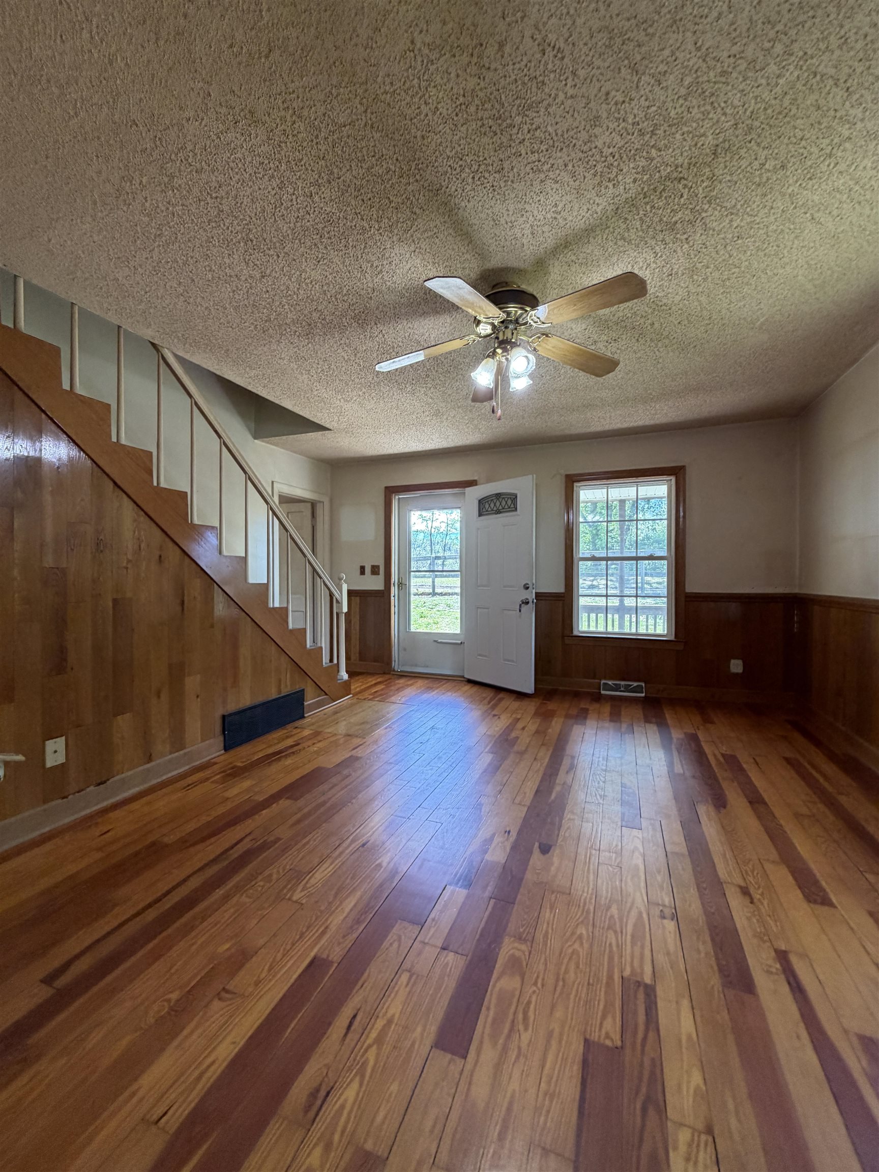 845 3RD ST, WAYNESBORO, Virginia 22980, 4 Bedrooms Bedrooms, ,1 BathroomBathrooms,Residential,845 3RD ST,677115 MLS # 677115