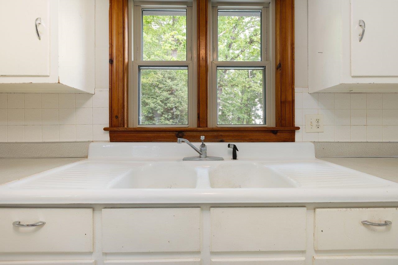 547 GRINDSTONE RD, BRIDGEWATER, Virginia 22812, 3 Bedrooms Bedrooms, ,1 BathroomBathrooms,Residential,547 GRINDSTONE RD,677121 MLS # 677121