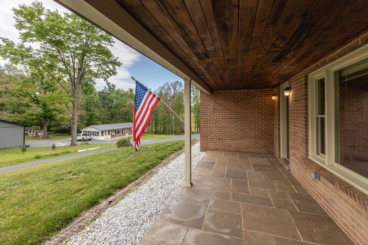 547 GRINDSTONE RD, BRIDGEWATER, Virginia 22812, 3 Bedrooms Bedrooms, ,1 BathroomBathrooms,Residential,547 GRINDSTONE RD,677121 MLS # 677121