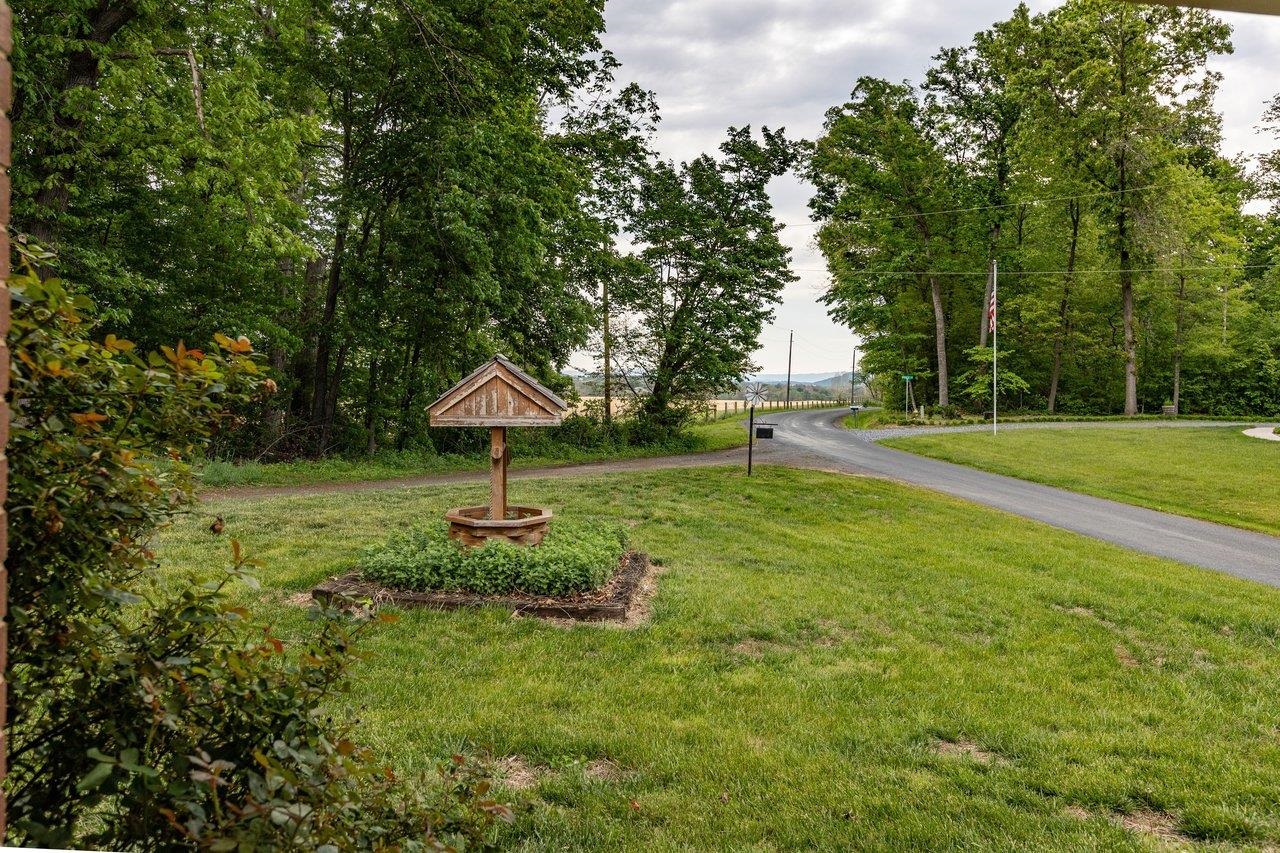 547 GRINDSTONE RD, BRIDGEWATER, Virginia 22812, 3 Bedrooms Bedrooms, ,1 BathroomBathrooms,Residential,547 GRINDSTONE RD,677121 MLS # 677121