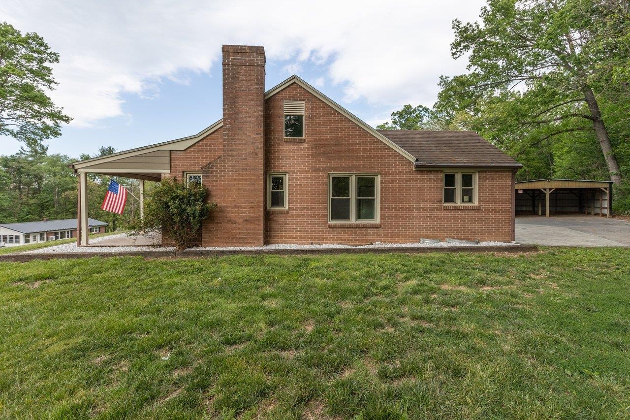 547 GRINDSTONE RD, BRIDGEWATER, Virginia 22812, 3 Bedrooms Bedrooms, ,1 BathroomBathrooms,Residential,547 GRINDSTONE RD,677121 MLS # 677121