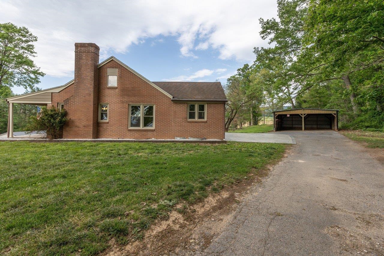547 GRINDSTONE RD, BRIDGEWATER, Virginia 22812, 3 Bedrooms Bedrooms, ,1 BathroomBathrooms,Residential,547 GRINDSTONE RD,677121 MLS # 677121