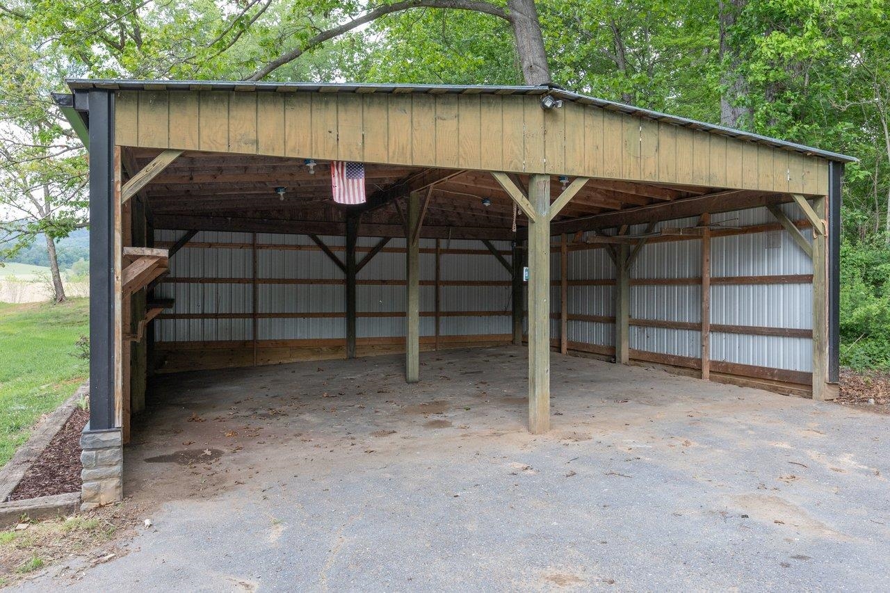 547 GRINDSTONE RD, BRIDGEWATER, Virginia 22812, 3 Bedrooms Bedrooms, ,1 BathroomBathrooms,Residential,547 GRINDSTONE RD,677121 MLS # 677121