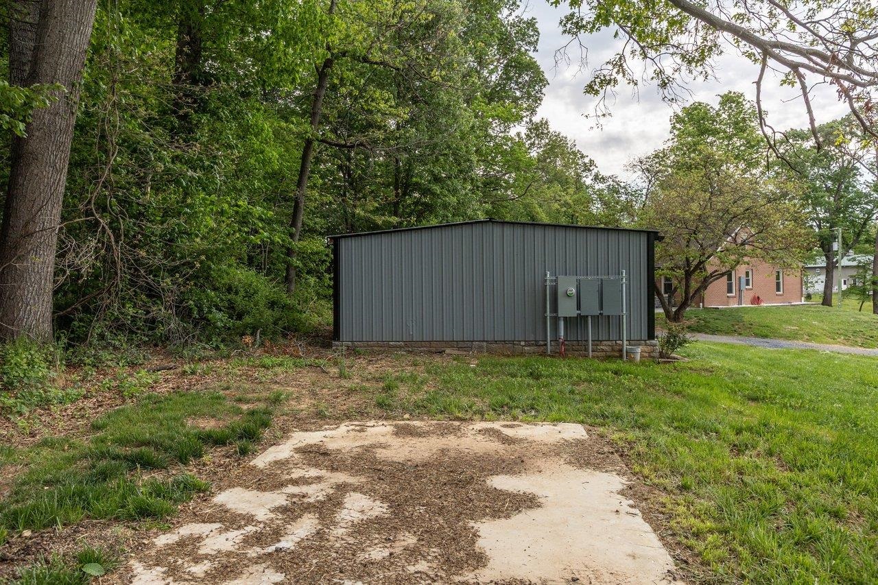 547 GRINDSTONE RD, BRIDGEWATER, Virginia 22812, 3 Bedrooms Bedrooms, ,1 BathroomBathrooms,Residential,547 GRINDSTONE RD,677121 MLS # 677121