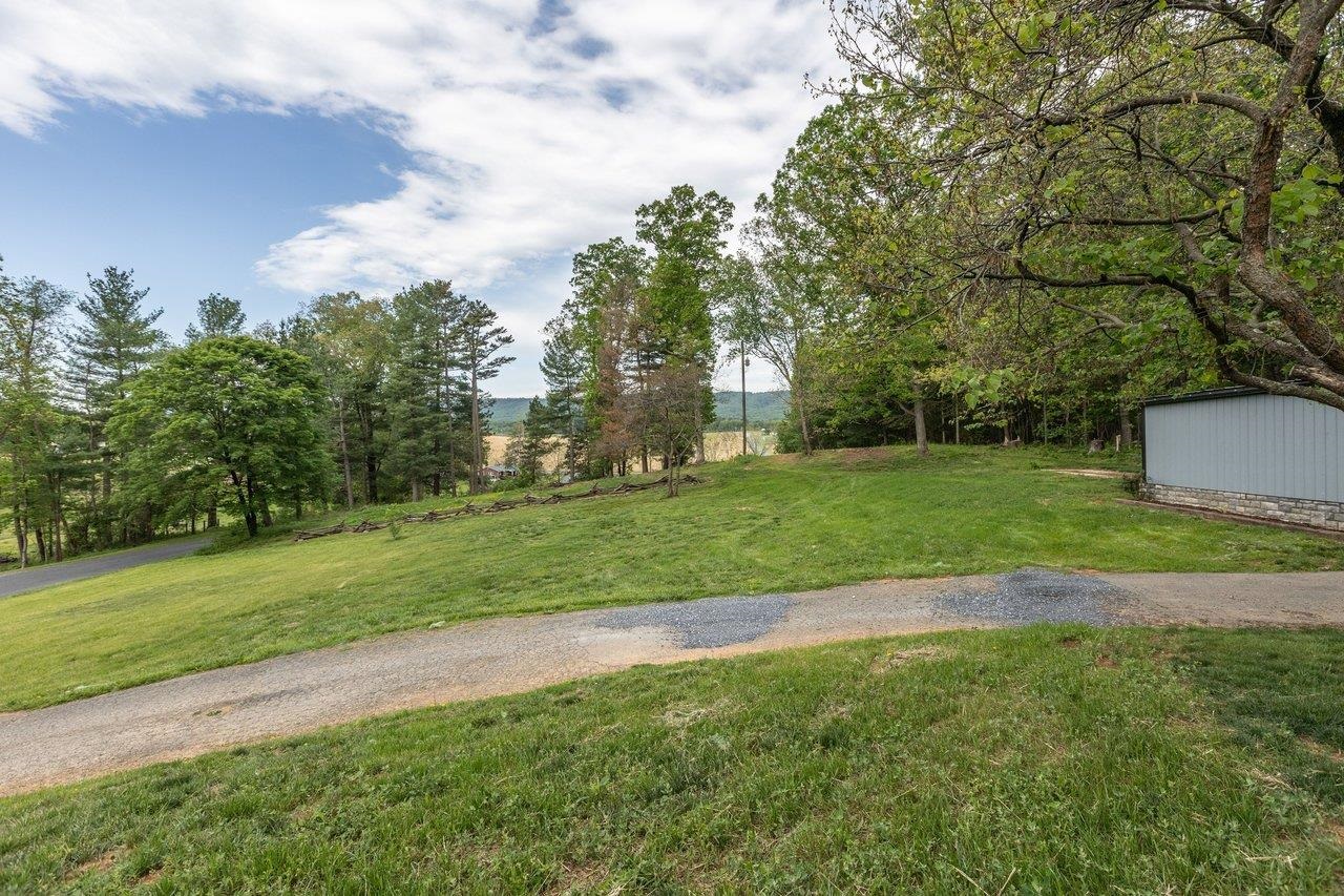 547 GRINDSTONE RD, BRIDGEWATER, Virginia 22812, 3 Bedrooms Bedrooms, ,1 BathroomBathrooms,Residential,547 GRINDSTONE RD,677121 MLS # 677121