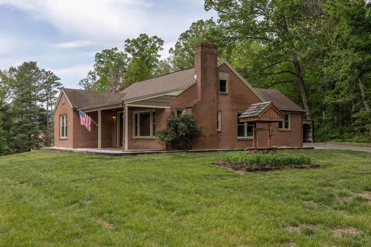 547 GRINDSTONE RD, BRIDGEWATER, Virginia 22812, 3 Bedrooms Bedrooms, ,1 BathroomBathrooms,Residential,547 GRINDSTONE RD,677121 MLS # 677121