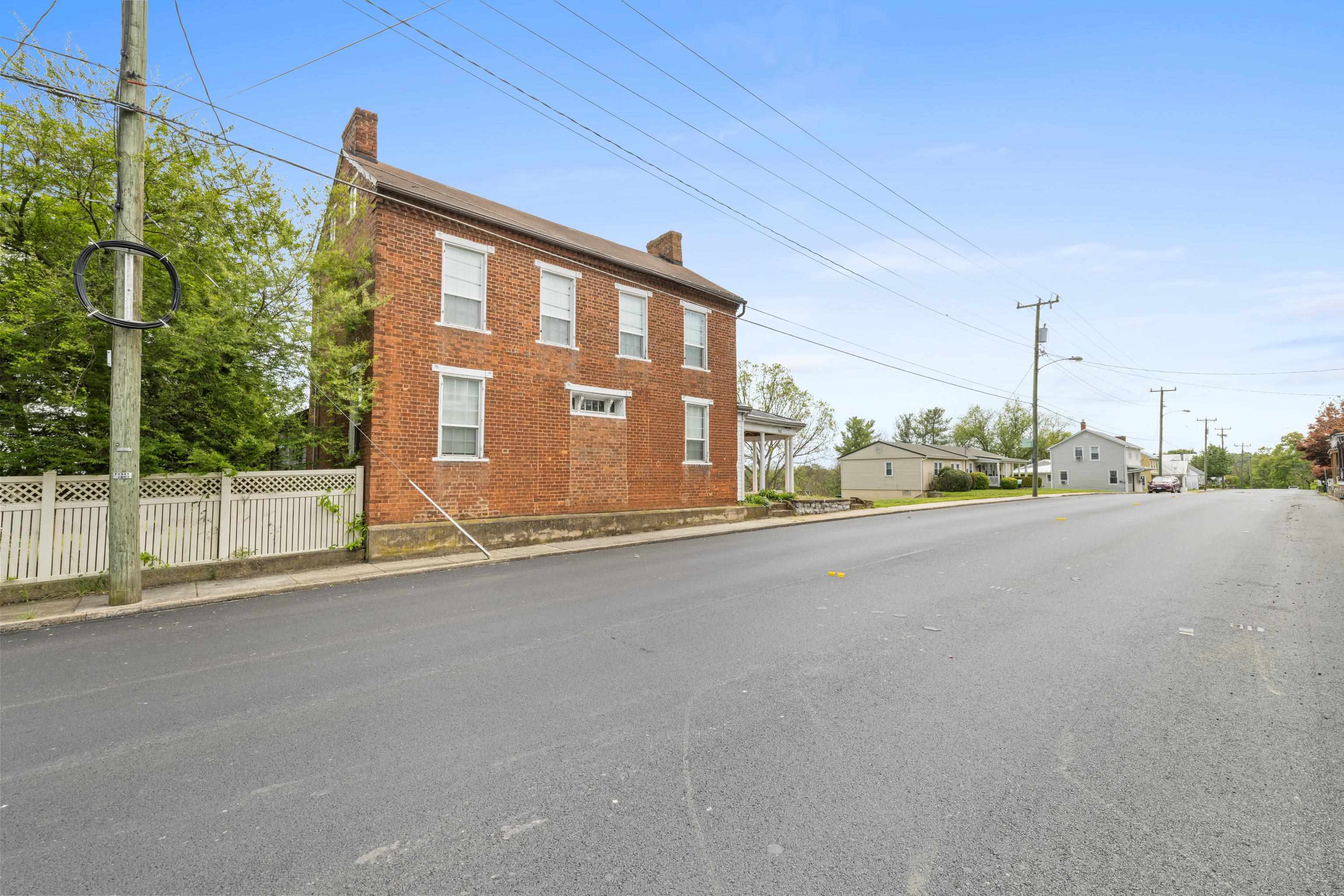 242 S MAIN ST, MOUNT CRAWFORD, Virginia 22841, 3 Bedrooms Bedrooms, ,2 BathroomsBathrooms,Residential,242 S MAIN ST,677124 MLS # 677124