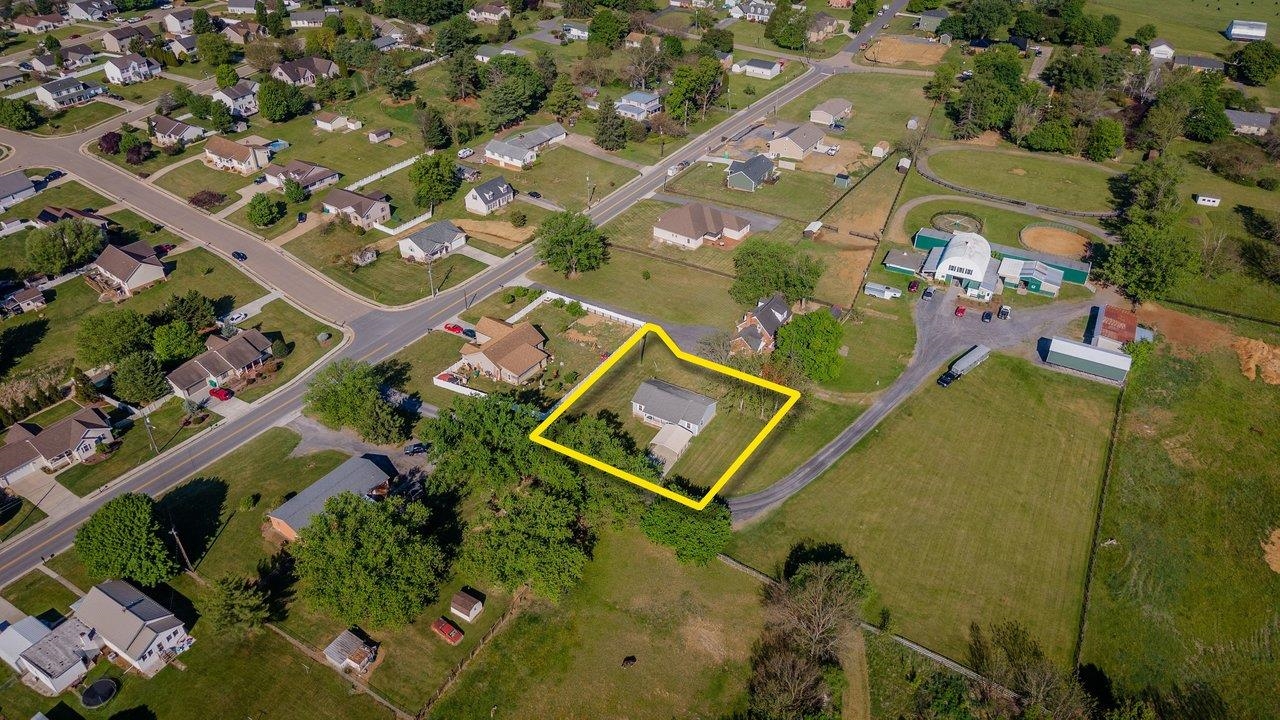 357 W SPRINGBROOK RD, BROADWAY, Virginia 22815, 3 Bedrooms Bedrooms, ,2 BathroomsBathrooms,Residential,357 W SPRINGBROOK RD,677127 MLS # 677127