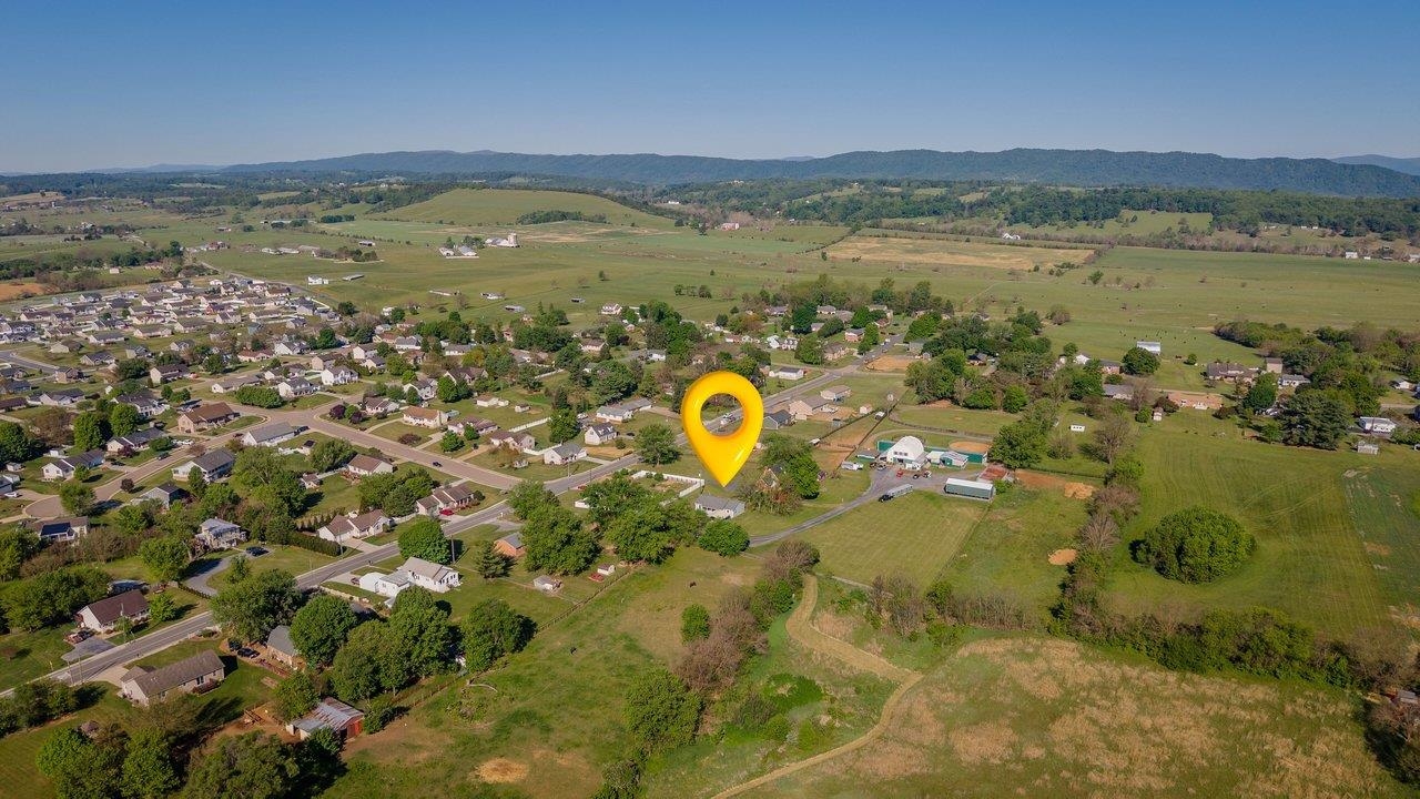 357 W SPRINGBROOK RD, BROADWAY, Virginia 22815, 3 Bedrooms Bedrooms, ,2 BathroomsBathrooms,Residential,357 W SPRINGBROOK RD,677127 MLS # 677127