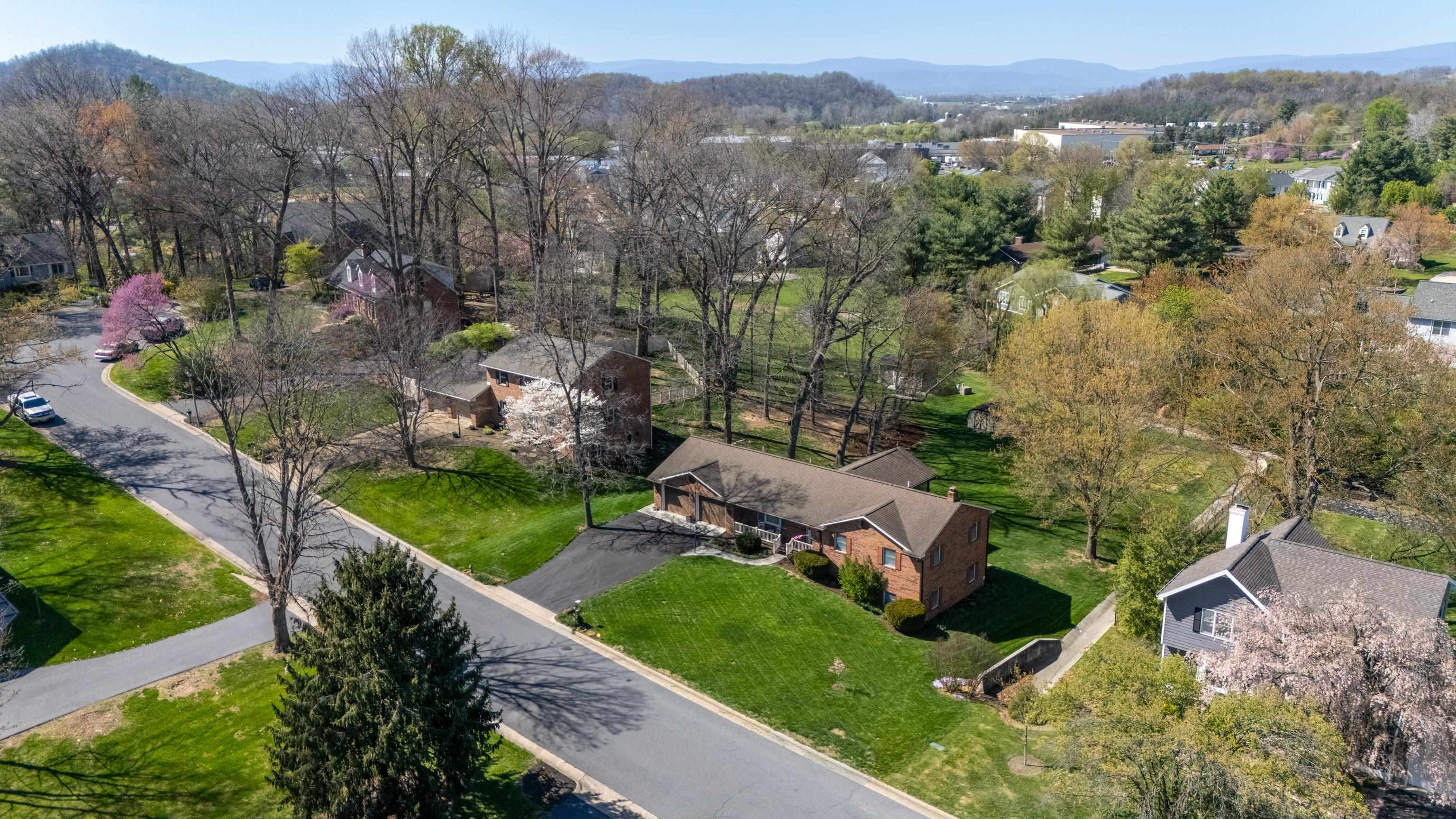312 VICTORIA DR, BRIDGEWATER, Virginia 22812, 3 Bedrooms Bedrooms, ,3 BathroomsBathrooms,Residential,312 VICTORIA DR,677129 MLS # 677129
