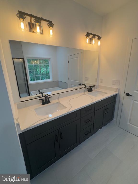 10674 RIXEYVILLE RD, CULPEPER, Virginia 22701, 3 Bedrooms Bedrooms, ,2 BathroomsBathrooms,Residential,10674 RIXEYVILLE RD,VACU2011968 MLS # VACU2011968