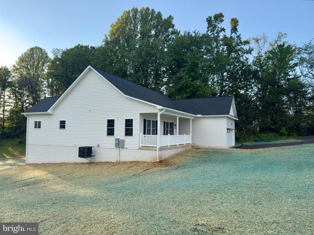 10674 RIXEYVILLE RD, CULPEPER, Virginia 22701, 3 Bedrooms Bedrooms, ,2 BathroomsBathrooms,Residential,10674 RIXEYVILLE RD,VACU2011968 MLS # VACU2011968
