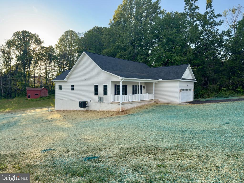 10674 RIXEYVILLE RD, CULPEPER, Virginia 22701, 3 Bedrooms Bedrooms, ,2 BathroomsBathrooms,Residential,10674 RIXEYVILLE RD,VACU2011968 MLS # VACU2011968