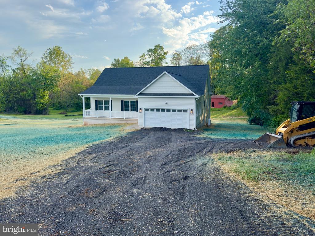 10674 RIXEYVILLE RD, CULPEPER, Virginia 22701, 3 Bedrooms Bedrooms, ,2 BathroomsBathrooms,Residential,10674 RIXEYVILLE RD,VACU2011968 MLS # VACU2011968