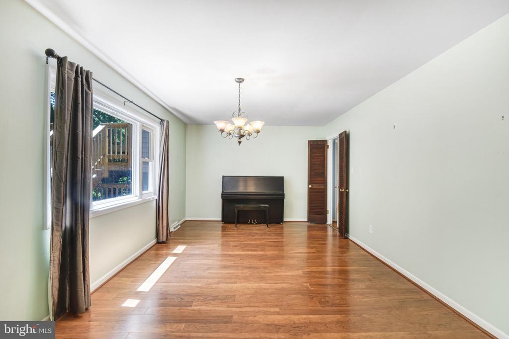 7199 MILL RUN DR, WARRENTON, Virginia 20187, 3 Bedrooms Bedrooms, ,3 BathroomsBathrooms,Residential,7199 MILL RUN DR,VAFQ2021512 MLS # VAFQ2021512