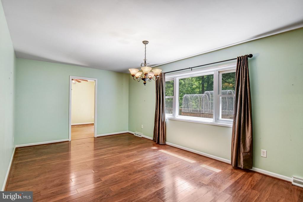 7199 MILL RUN DR, WARRENTON, Virginia 20187, 3 Bedrooms Bedrooms, ,3 BathroomsBathrooms,Residential,7199 MILL RUN DR,VAFQ2021512 MLS # VAFQ2021512
