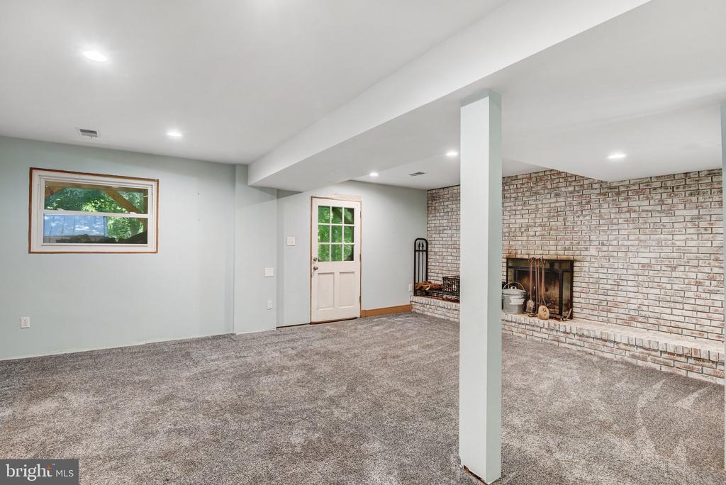 7199 MILL RUN DR, WARRENTON, Virginia 20187, 3 Bedrooms Bedrooms, ,3 BathroomsBathrooms,Residential,7199 MILL RUN DR,VAFQ2021512 MLS # VAFQ2021512