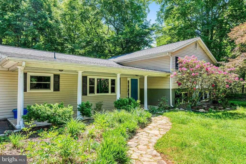 7199 MILL RUN DR, WARRENTON, Virginia 20187, 3 Bedrooms Bedrooms, ,3 BathroomsBathrooms,Residential,7199 MILL RUN DR,VAFQ2021512 MLS # VAFQ2021512