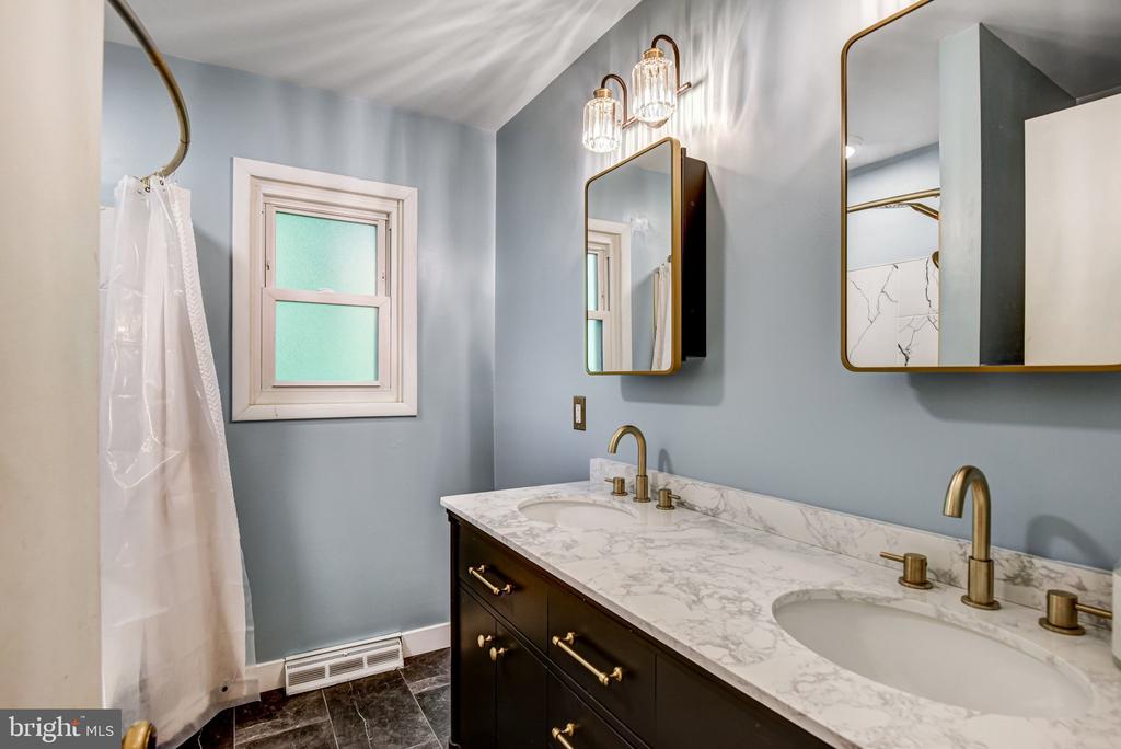7199 MILL RUN DR, WARRENTON, Virginia 20187, 3 Bedrooms Bedrooms, ,3 BathroomsBathrooms,Residential,7199 MILL RUN DR,VAFQ2021512 MLS # VAFQ2021512