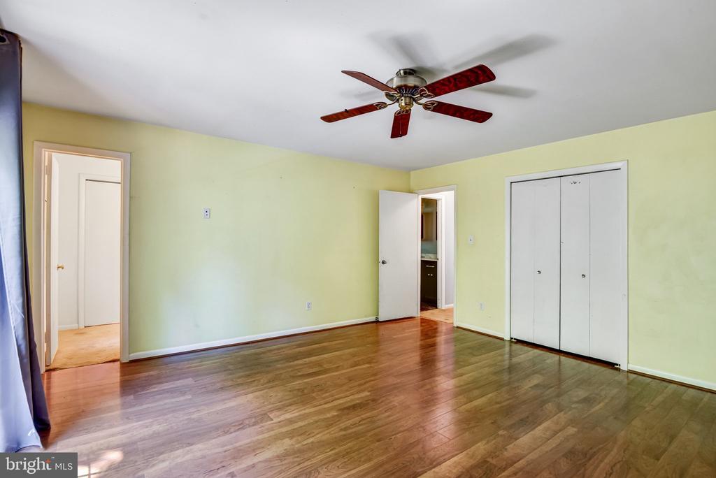 7199 MILL RUN DR, WARRENTON, Virginia 20187, 3 Bedrooms Bedrooms, ,3 BathroomsBathrooms,Residential,7199 MILL RUN DR,VAFQ2021512 MLS # VAFQ2021512