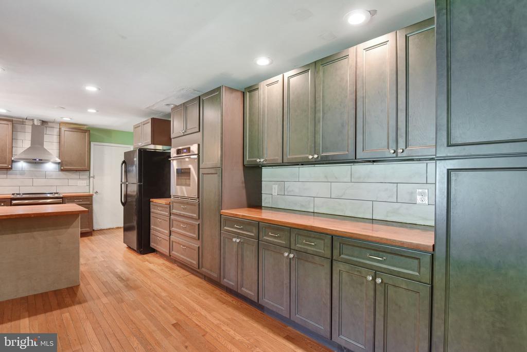 7199 MILL RUN DR, WARRENTON, Virginia 20187, 3 Bedrooms Bedrooms, ,3 BathroomsBathrooms,Residential,7199 MILL RUN DR,VAFQ2021512 MLS # VAFQ2021512